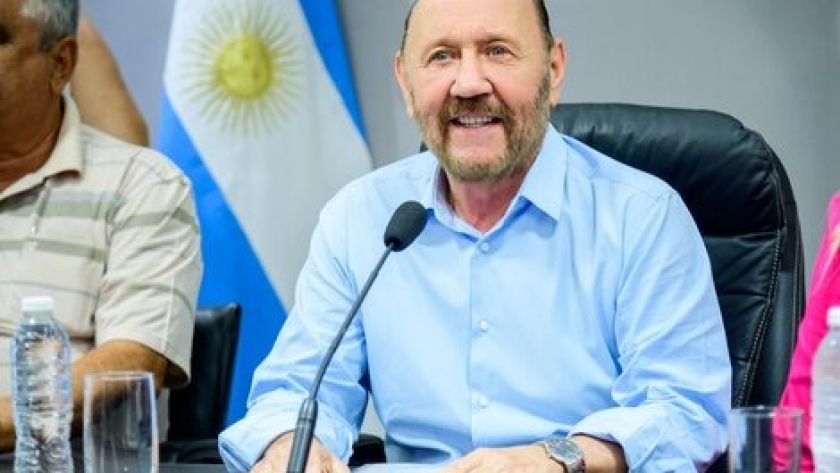 El gobernador Insfrán anunció medidas salariales para el primer semestre del 2023