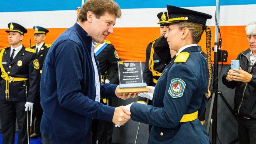 El Gobernador Melella compartió el egreso de 207 nuevos oficiales y agentes de Policía y del Servicio Penitenciario