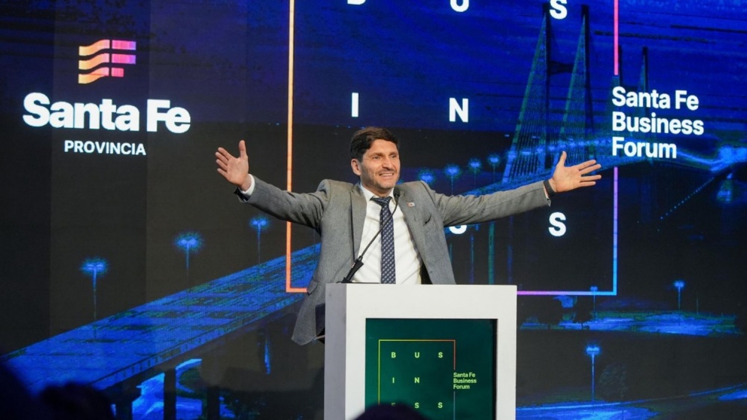 Pullaro impulsa a Santa Fe como polo productivo y exportador