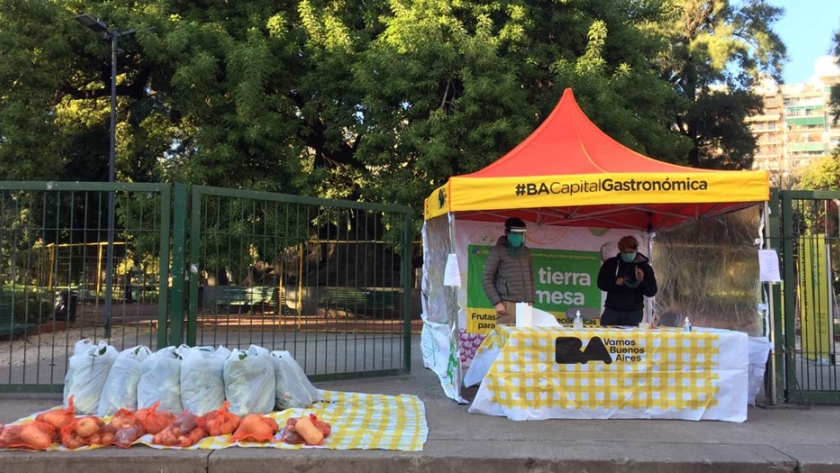 CABA: INTA AMBA acompaña la venta de alimentos sanos en Estaciones Saludables
