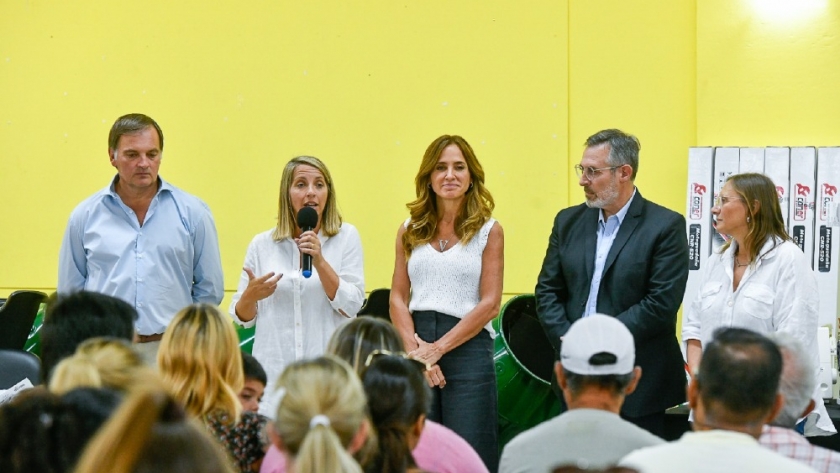 Provincia y Nación entregaron aportes y herramientas a emprendedores de la Economía Social de San Salvador y Villaguay
