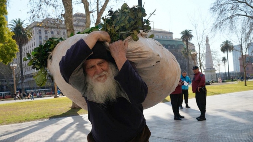 El yerbatero Hugo Sand reivindica el derecho a un precio justo por la hoja verde