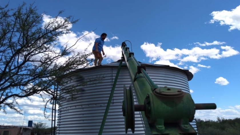 Productores caprinos del Noroeste puntano recibieron un aporte para el mantenimiento de sus majadas