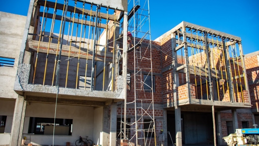 Raúl recorrió el avance de obra del nuevo edificio del Tribunal de Cuentas