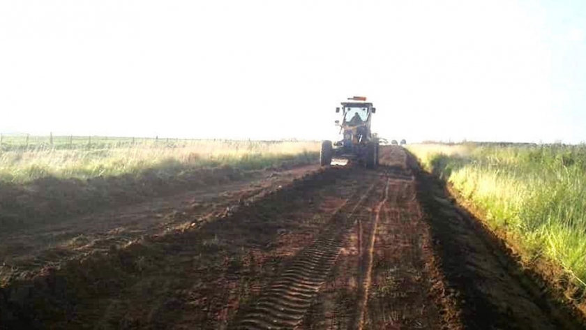 Vialidad trabaja en caminos rurales
