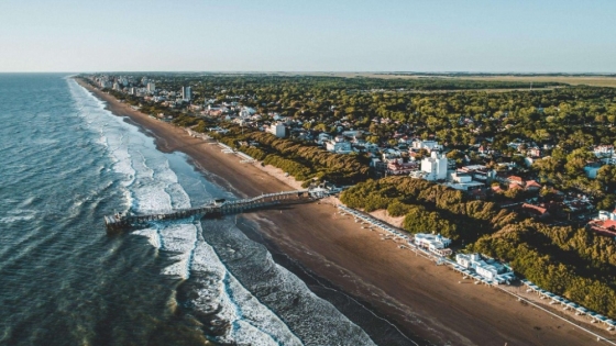 La Lucila del Mar, la playa bonaerense que suma visitantes sin perder calma ni paisaje