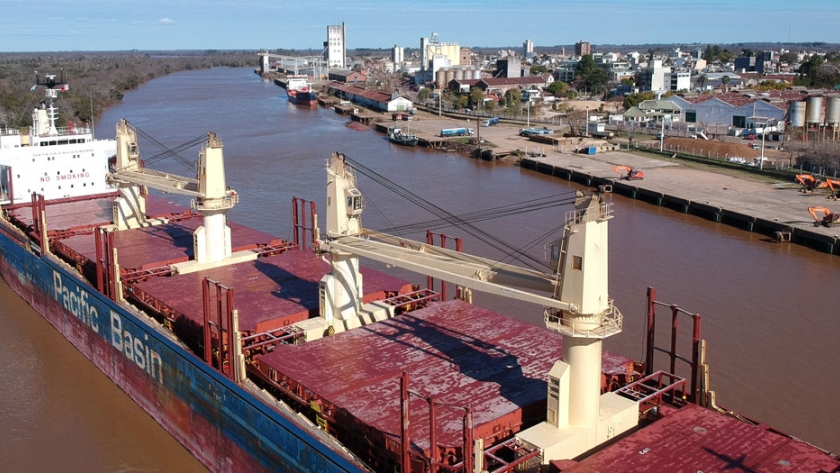 Bahillo disertó en el foro de la Unión Industrial Argentina