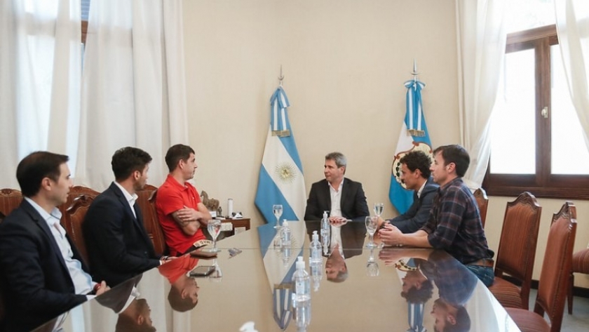 Sergio Uñac recibió a Carlos Nicolía, capitán de la Selección Argentina de Hockey
