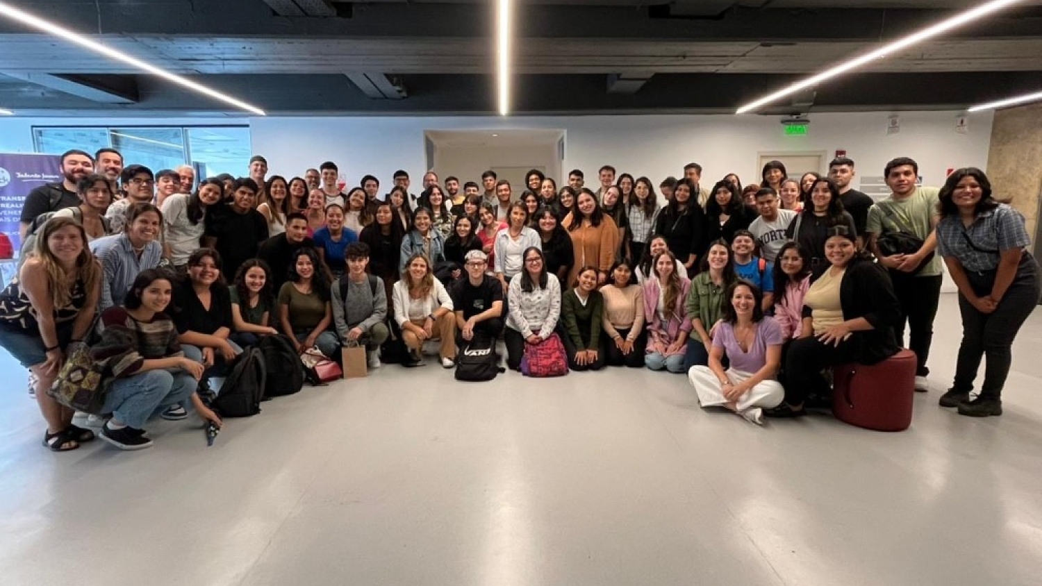 BisBlick convoca a fundadores para impulsar a jóvenes como primeros profesionales de sus familias