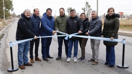 <Inauguraron diez cuadras de asfalto en la calle Zeballos de la ciudad de Neuquén