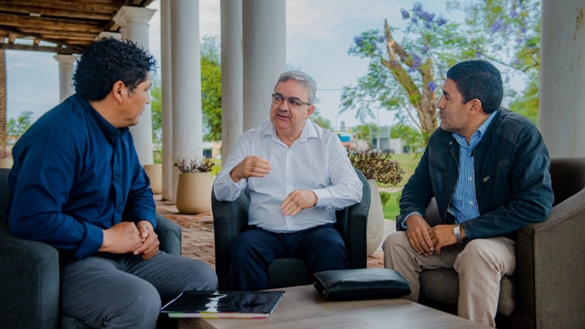 Raúl Jalil recibió al intendente electo de Villa Vil