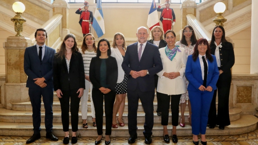 Perotti analizó con la Agencia Francesa el desarrollo del proyecto de obra para la acción climática