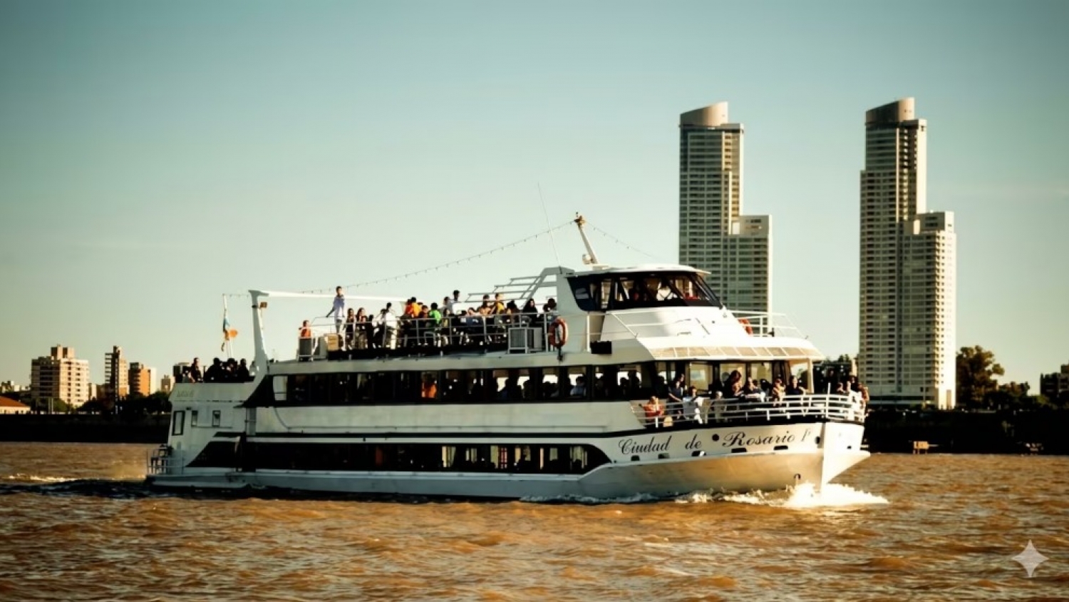El histórico Ciudad de Rosario vuelve al Paraná con una apuesta inédita por los biocombustibles
