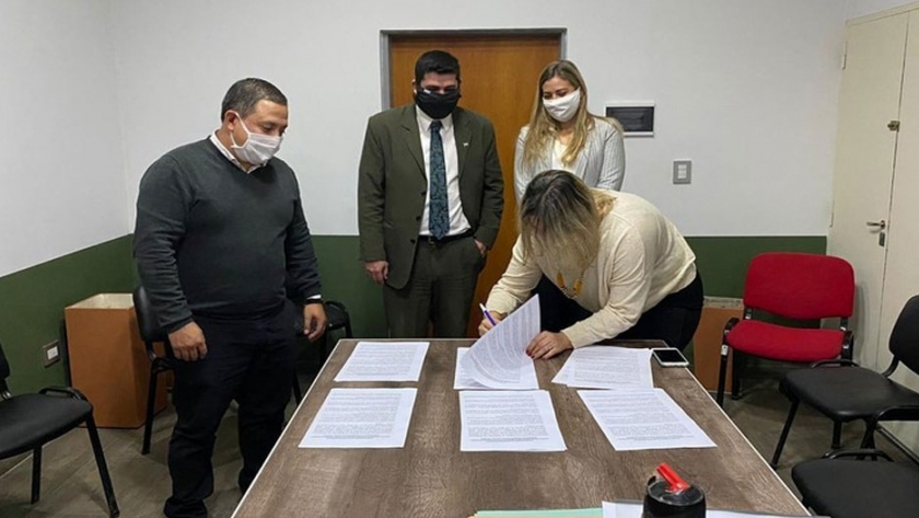 Medio Ambiente firmó un convenio Marco con la Secretaría de Turismo y la Secretaría de Inversión Pública y Desarrollo
