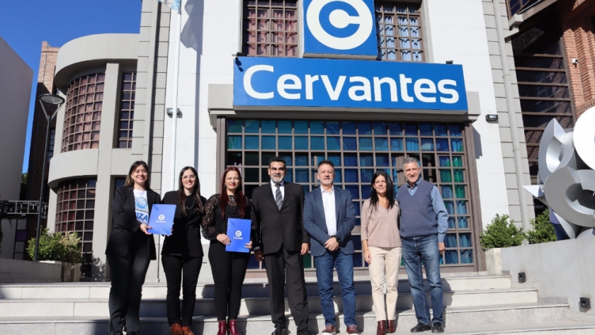 La Casa de La Rioja en Córdoba y el Instituto Cervantes firmaron un acuerdo por la educación federal