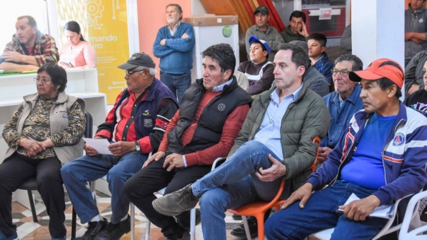 El ministro Dalmacio Mera presentó el proyecto Agro XXI de conectividad rural en Belén