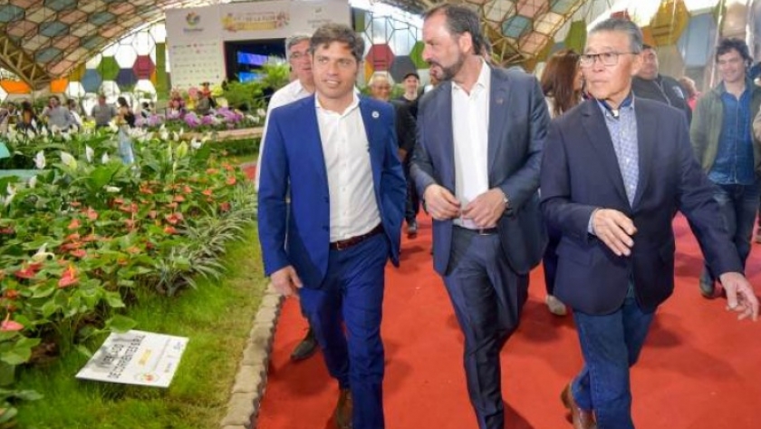 Kicillof visitó la 60° Fiesta Nacional de la Flor