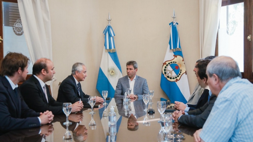 Representantes de la minera Los Pelambres informaron al gobernador los avances del retiro de escombros de la cordillera sanjuanina