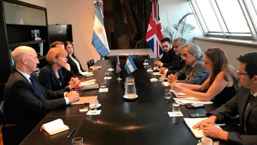El Gobierno busca ampliar el comercio bilateral con Canadá y el Reino Unido
