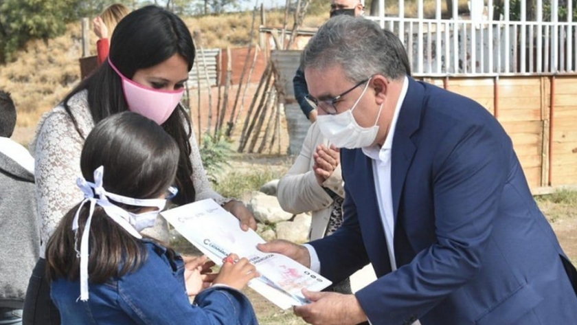 Raúl y Fidel entregaron viviendas en el sur