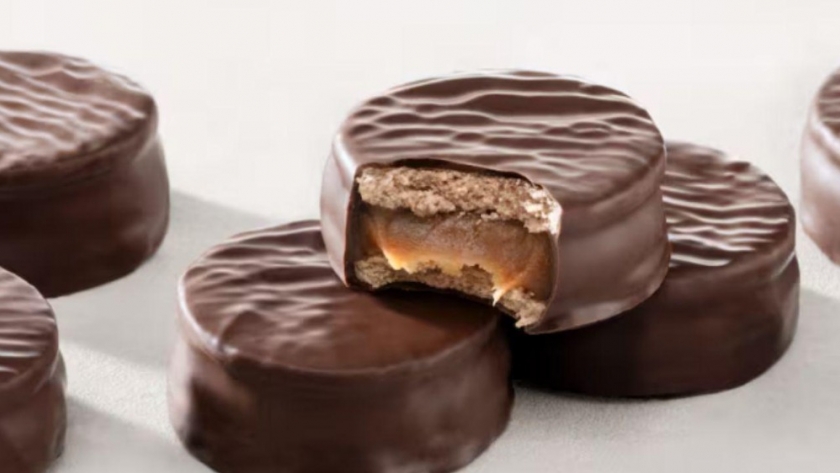 El alfajor argentino Cachafaz, distinguido con 5 estrellas en la guía Taste Atlas