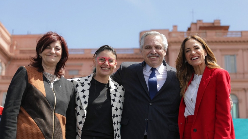 El presidente tomó juramento a las nuevas ministras de Trabajo, Desarrollo Social y Mujeres, Géneros y Diversidad