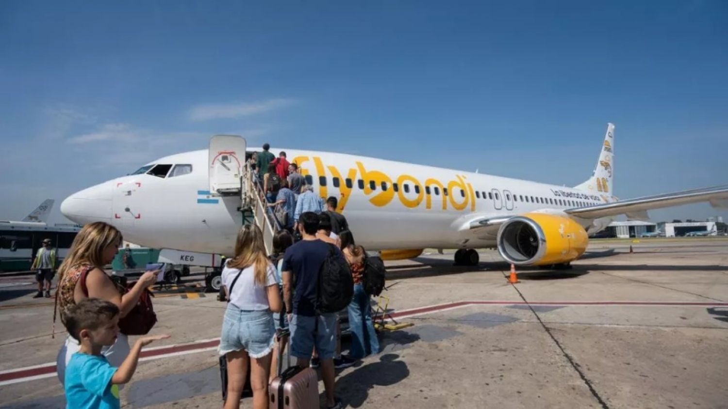 Flybondi aumentará sus vuelos y lanzará descuentos para impulsar el turismo en Salta durante el verano