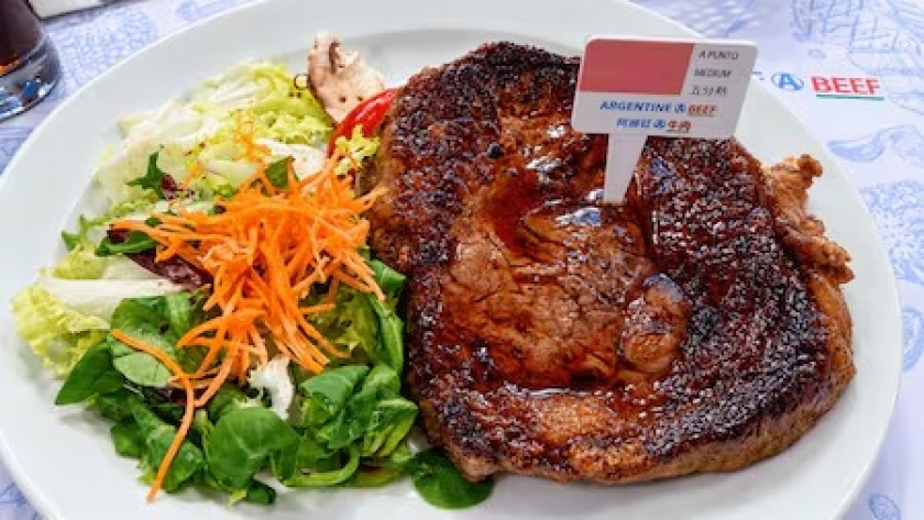 Precio del bife ancho argentino: llegó a US$24.000 en París