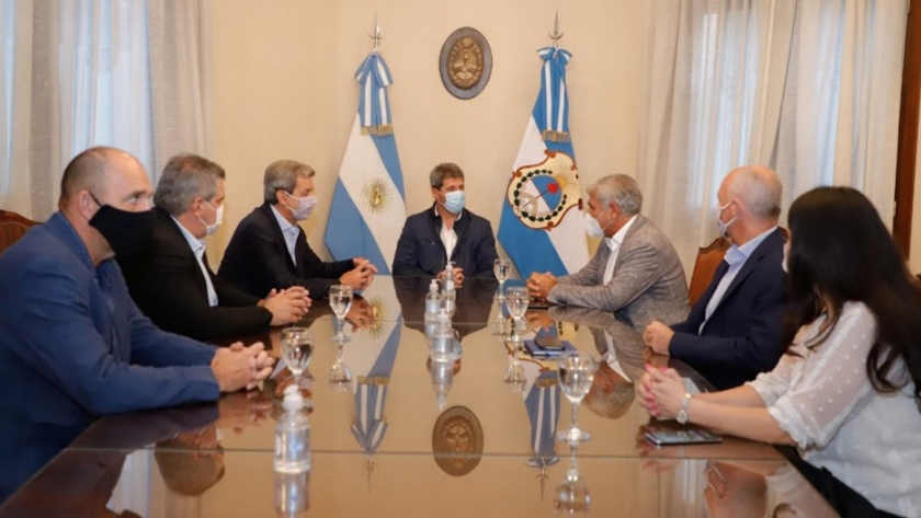 Uñac recibió a directivos de una empresa química