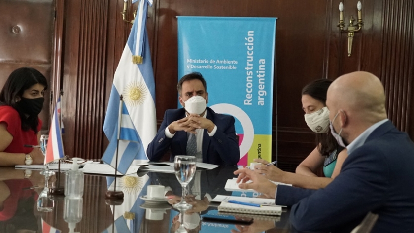 El ministro de Ambiente recibió a la embajadora de Costa Rica en Argentina