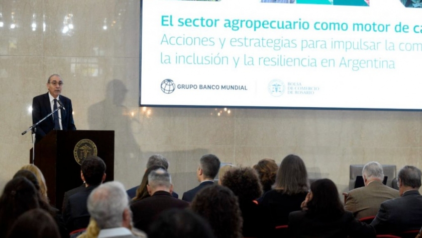 Presentación del Banco Mundial en la BCR: Simioni llamó a construir un “nuevo federalismo”