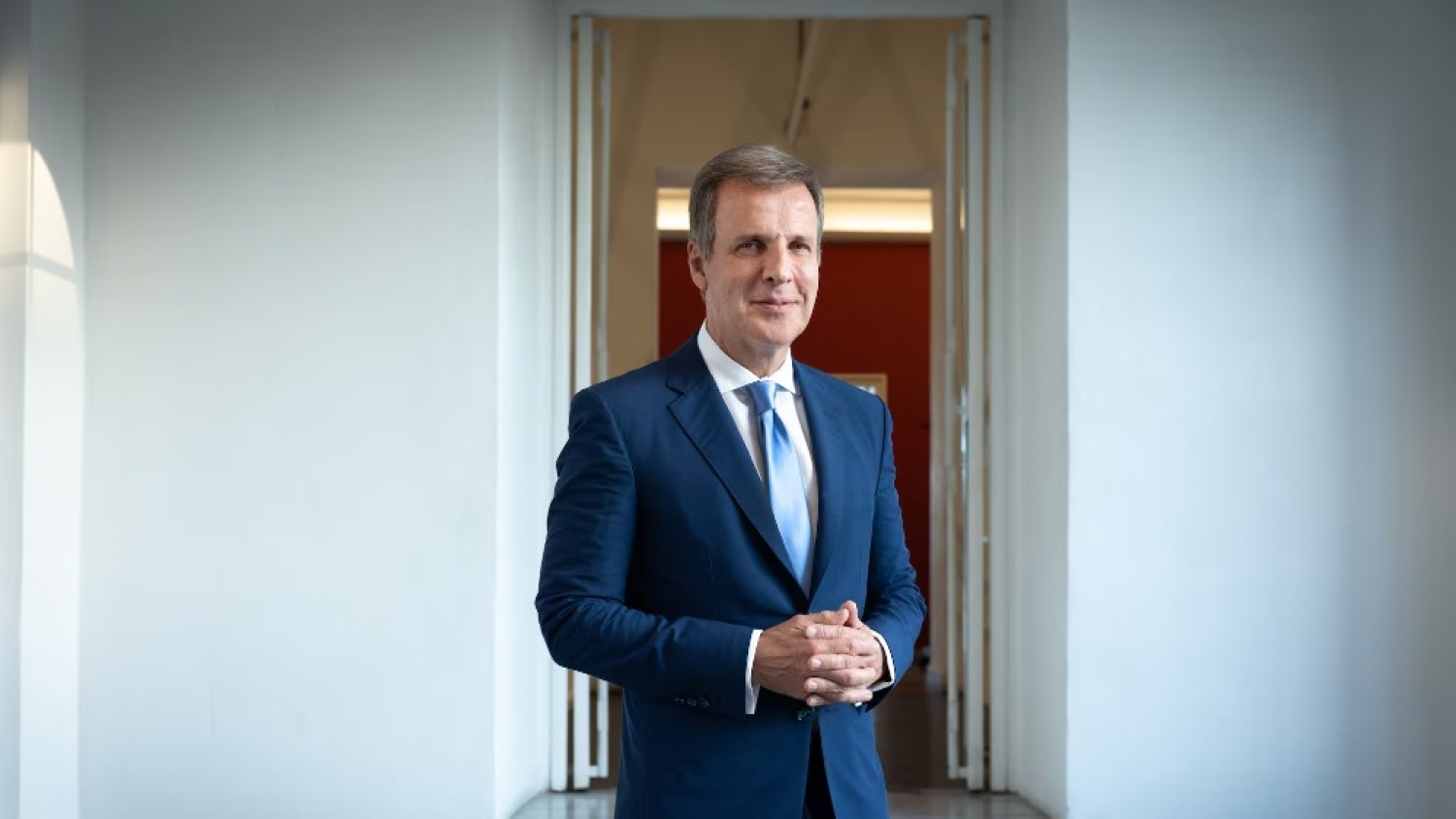 Redrado pide eliminar restricciones cambiarias y reducir encajes para dinamizar la economía