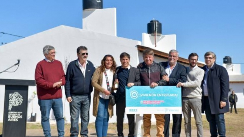 General Viamonte: entrega de computadoras e inauguración de un jardín maternal