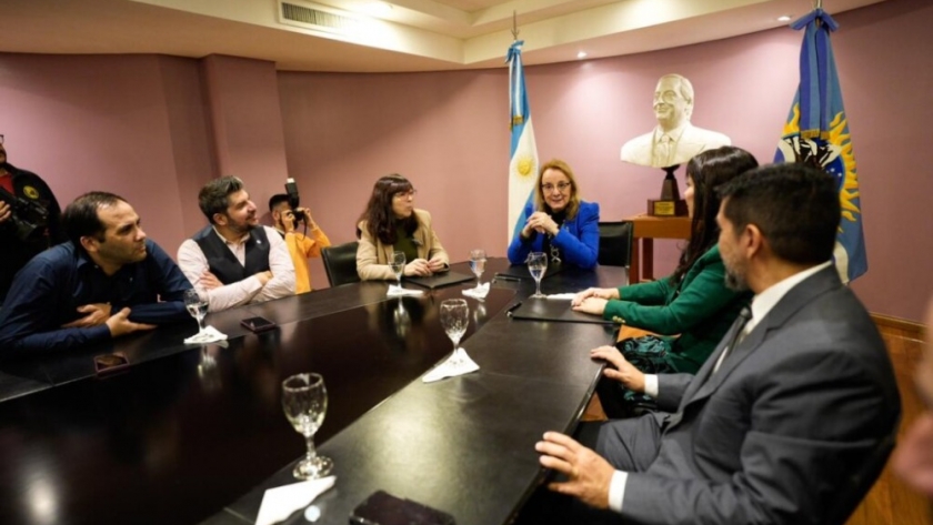 Alicia avanza en gestiones para financiar conexiones de gas intra-domiciliarias en las localidades de Santa Cruz