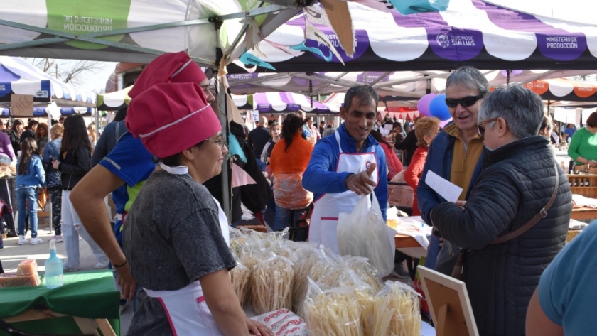 Villa Mercedes vibró al ritmo de la Feria de Pequeños y Medianos Productores