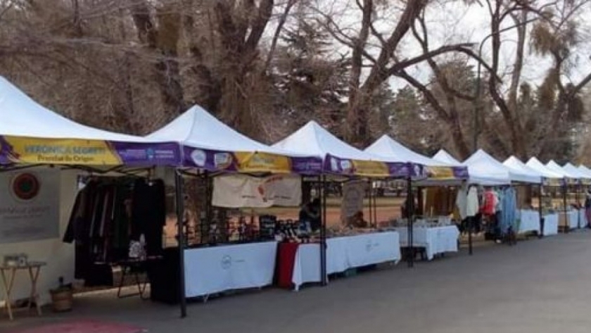 Activan en forma permanente la feria de Artesanos del Parque General San Martín