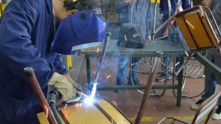 Matrícula gratuita para egresados de colegios técnicos
