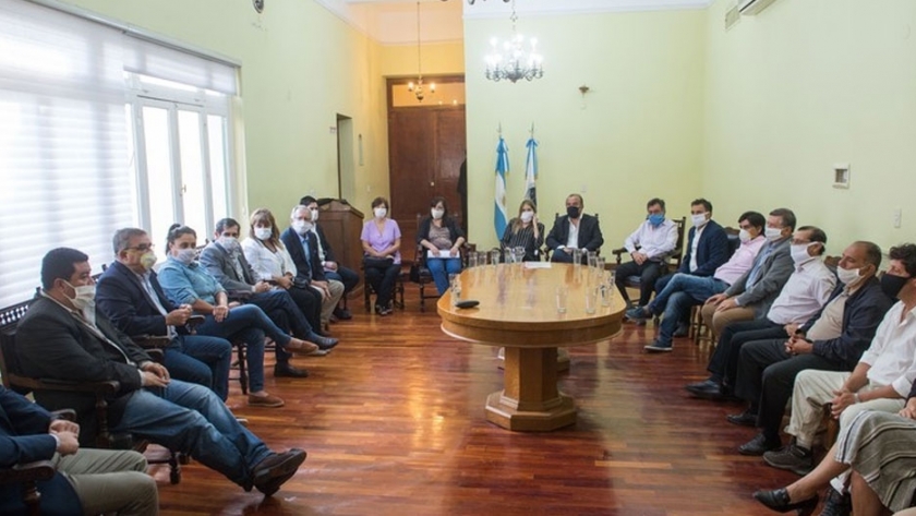 Raúl Jalil recibió a diputados para dialogar sobre legislación ante la crisis económica