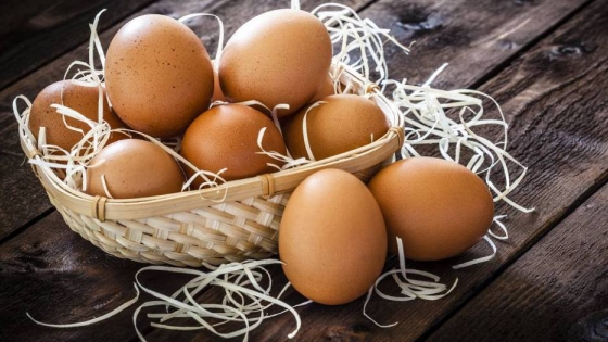Ultimátum: en 20 días las góndolas se quedan sin huevos