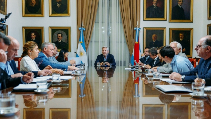Primera reunión de gabinete del año y lanzamiento del operativo Barrios Seguros en Paraná