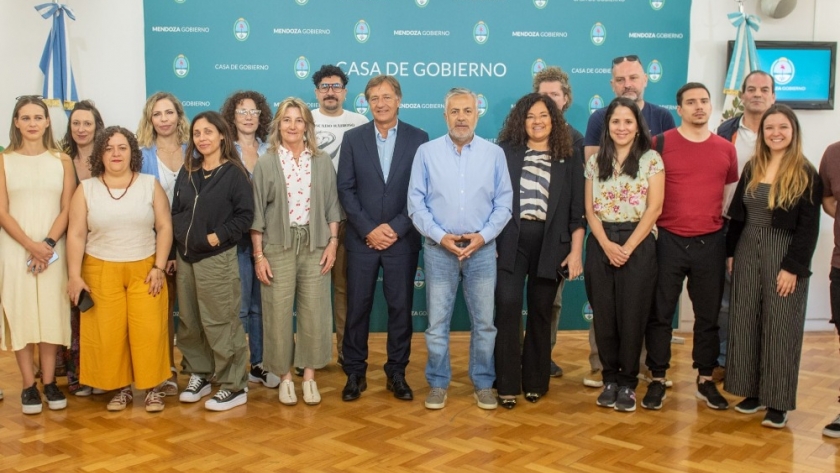 Suarez y Cornejo recibieron a periodistas internacionales que visitan Mendoza por la Guía Michelin
