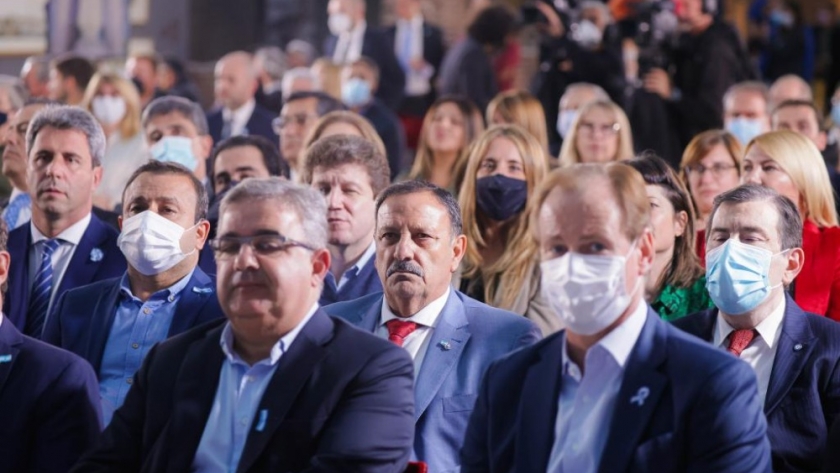 El gobernador Quintela se sumó al rechazo de la visión centralista de Rodríguez Larreta