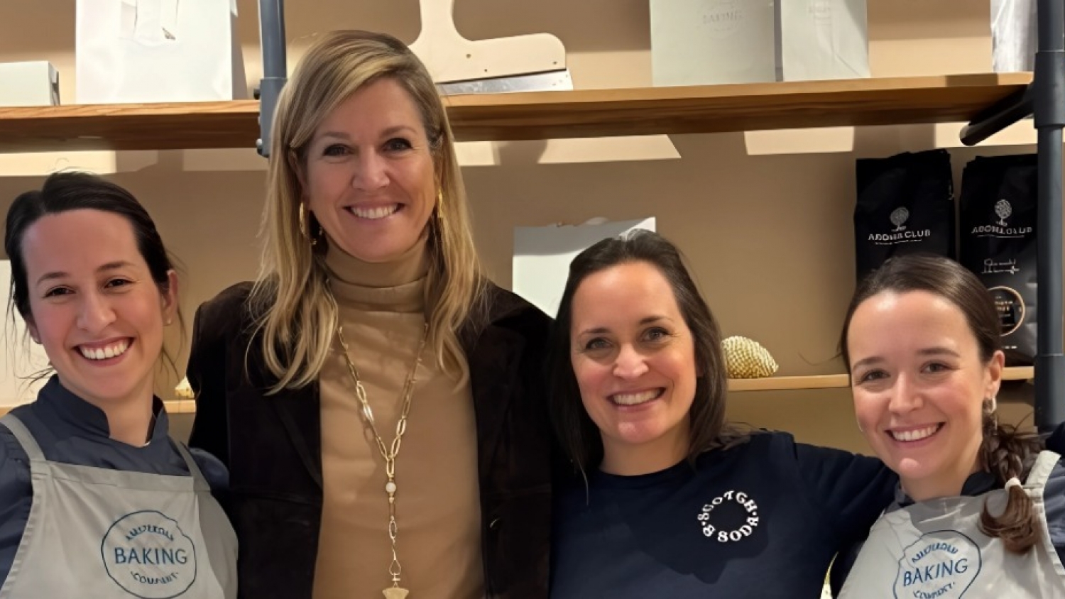 Dos argentinas conquistaron Ámsterdam con alfajores y recibieron una visita inesperada de la Reina Máxima