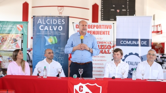 El gobernador participó en los festejos por los 100 años del Club Deportivo Independiente de Ataliva