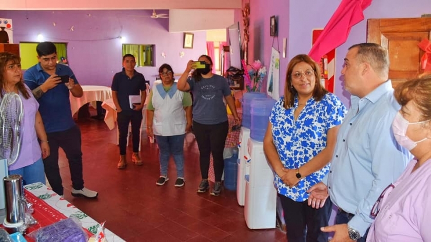 El ministro Mascheroni entregó equipamiento a la residencia de adultos mayores de Tinogasta