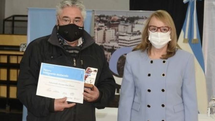 Alicia entregó reconocimientos a inmigrantes que viven hace más de 30 años en Río Gallegos
