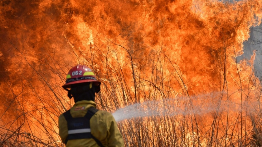 Misiones refuerza la prevención y pide compromiso social ante el riesgo extremo de incendios