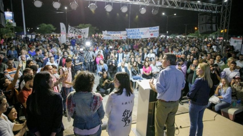 En Barranqueras, Capitanich inauguró un mercado popular y una plazoleta y entregó títulos de propiedad