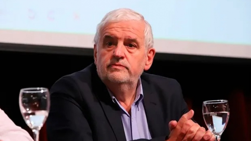 En medio del anuncio del Central, Vilella se sumó a la promesa de quita de impuestos, pero sin poner fecha
