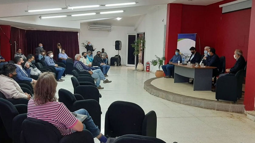 El ministro Díaz Cano visitó Iglesia y expuso los programas de beneficios